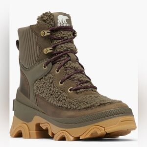 Women’s Sorel brex faux shearling lace up Boots 9